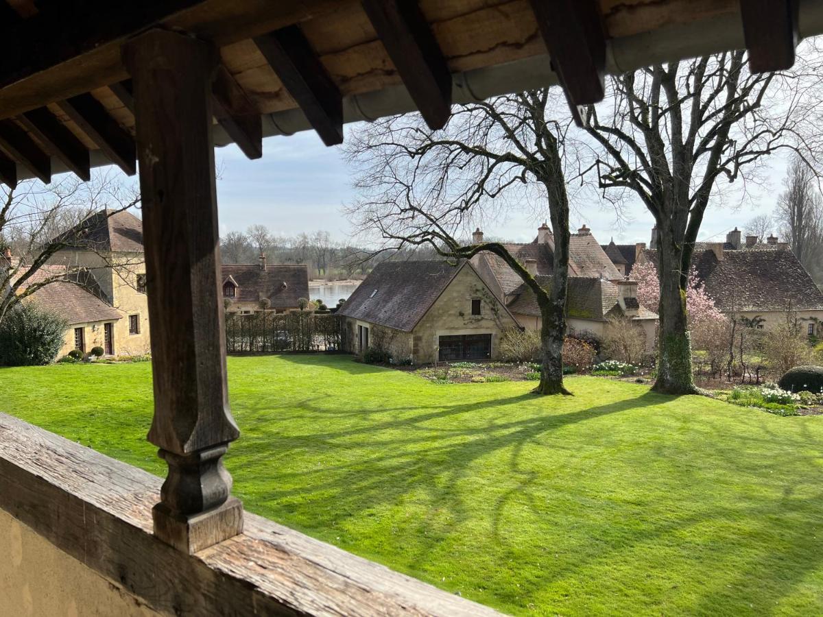 Apremont-sur-Allier La Maison De La Tour מראה חיצוני תמונה